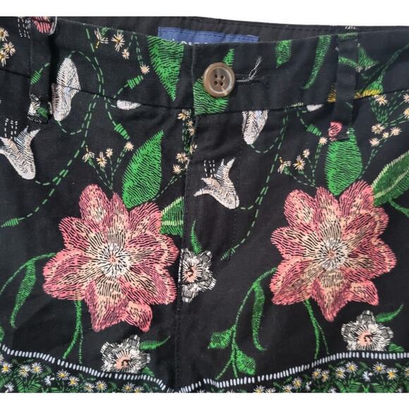 Old Navy Women’s Black Floral Everyday Cotton Shorts – Size 4 - Picture 5 of 8